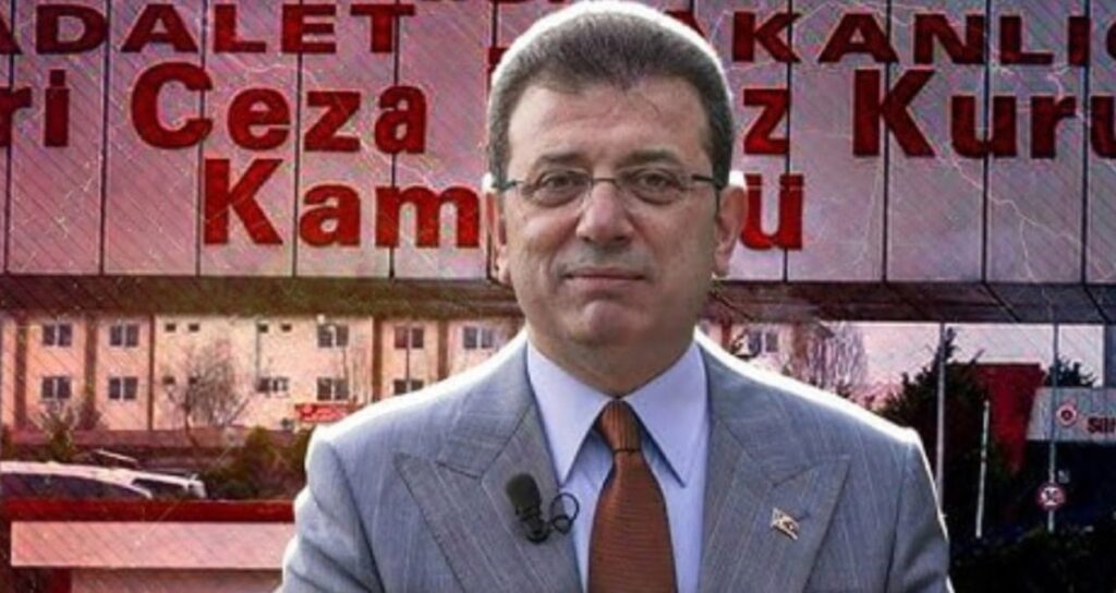 Çilek Hasadı Eliyle Yapılıyor: Kilo Fiyatı 170 Lira Oldu