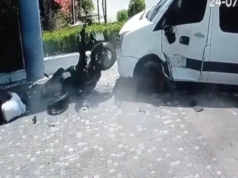 Manavgatta feci carpisma 2 motosiklet surucusu yaralandi 5AhDJ7d7