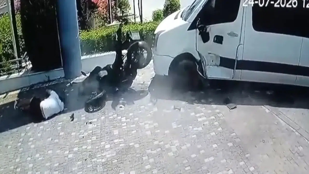 Manavgatta feci carpisma 2 motosiklet surucusu yaralandi 5AhDJ7d7